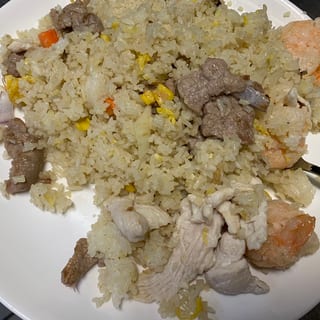 22 本楼炒饭HOUSE SPECIAL FRIED RICE