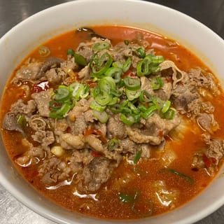 酸汤肥牛 Stewed Beef in Sour Soup