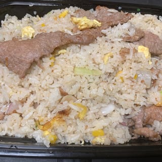 20 牛炒饭BEEF FRIED RICE